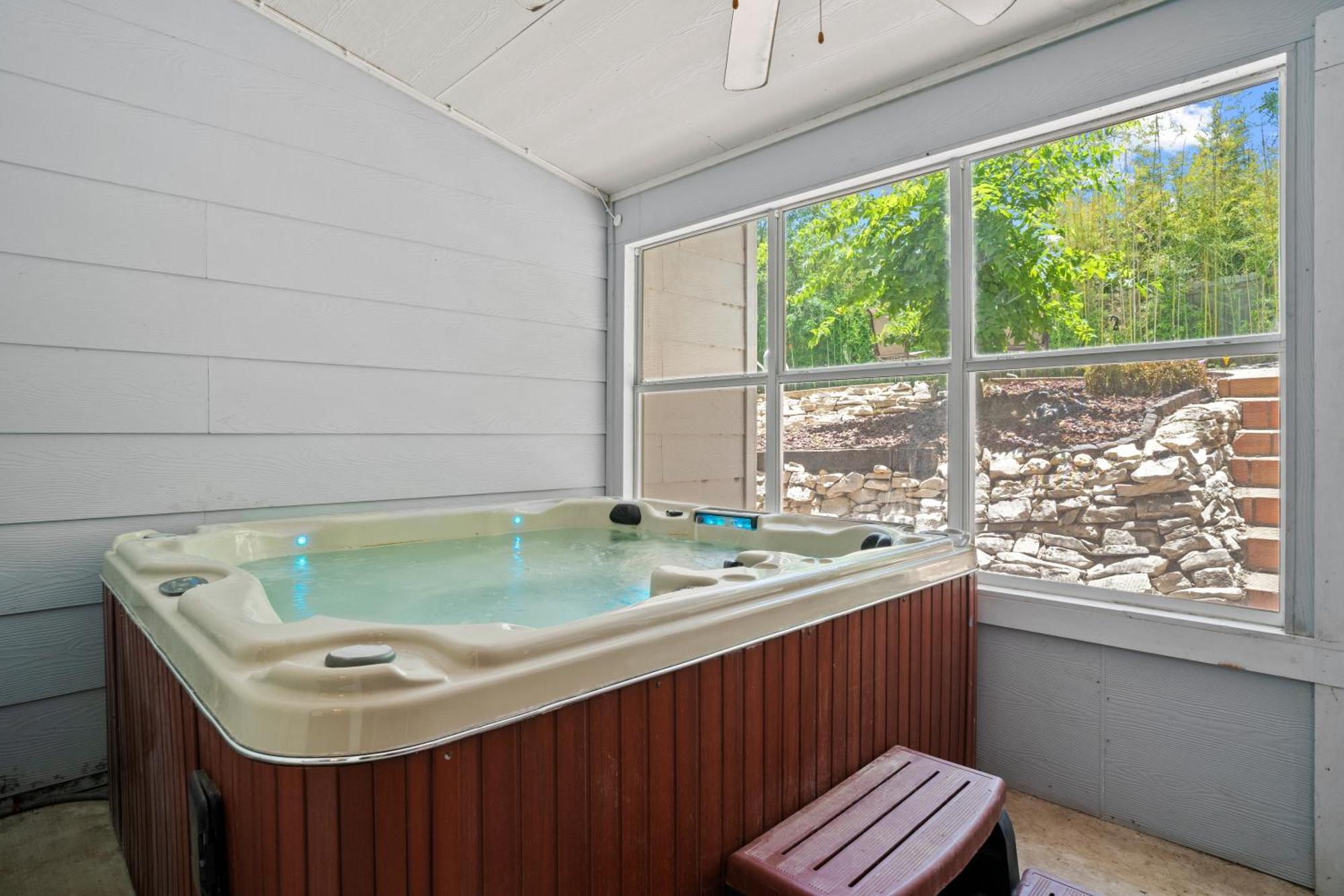 Villa Bamboo Oasis-Relaxing Hot Tub-Family Time à San Antonio Extérieur photo