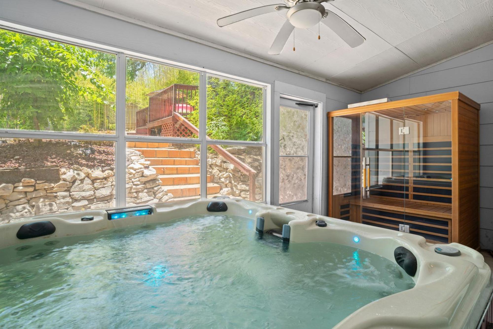 Villa Bamboo Oasis-Relaxing Hot Tub-Family Time à San Antonio Extérieur photo